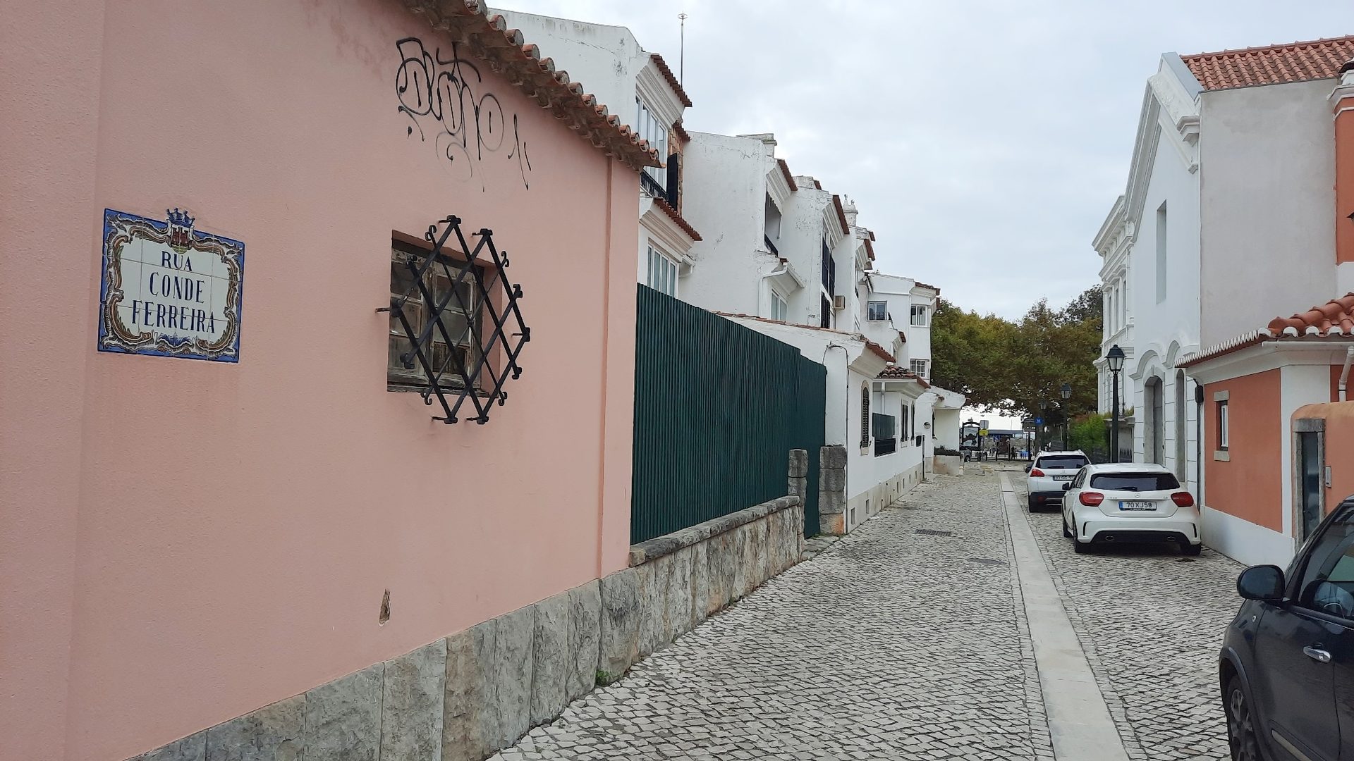 Aldo Castellani's home (site), Cascais - 01.jpg